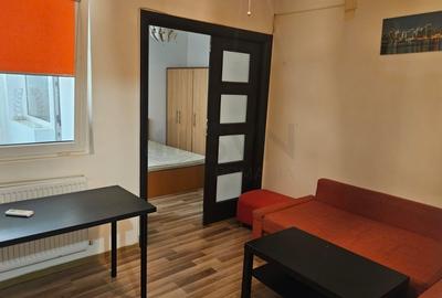 Apartament cu 2 camere decomandat în Bucur Obor