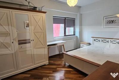 Apartament cu 4 camere semidecomandat, mobilat în Central - 1