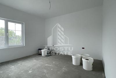 Casă individuală cu 4 camere cu Canalizare în Sânmihaiu Român
