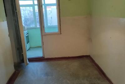 Vand apartament 2 camere Petro?ani - 3