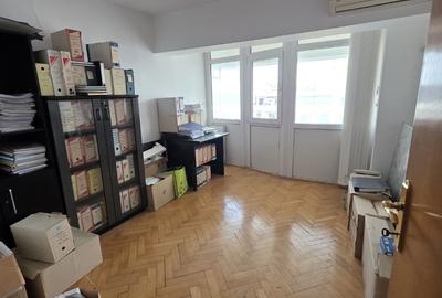 Unirii la intersectie cu strada Traian, stradal, 10 minute metrou - 7