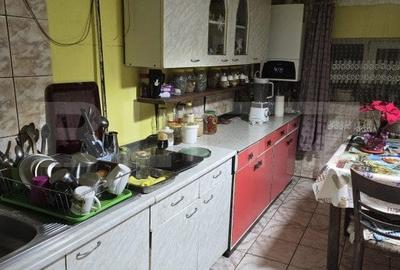 Casa cu 5 camere, 2 etaje, 145 mp zona Titulescu - 11