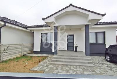 Casa moderna cu 3 dormitoare in Sanmartin - 1