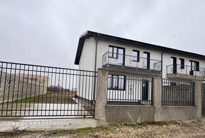 Duplex cu 4 camere cu Canalizare în Domnești - 16