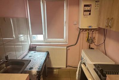 Garsonieră decomandată în Central