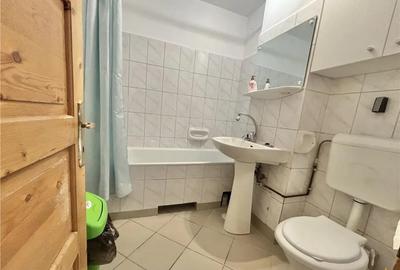 Spațiu comercial, de 74 mp, în Centrul Civic - 8