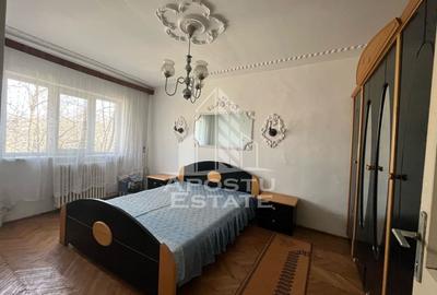 Apartament cu 3 camere, decomandat, situat in zona Sagului - 2