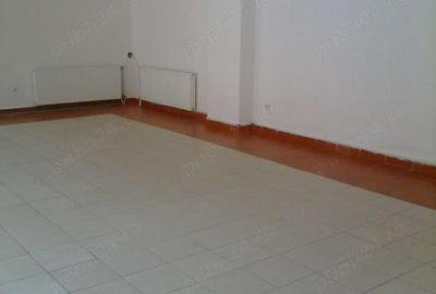 Spațiu comercial, de 92 mp, în Central