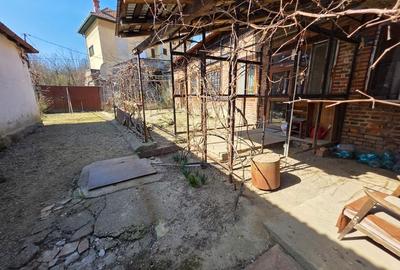 Casă individuală cu 3 camere cu Canalizare în Periferie - 1