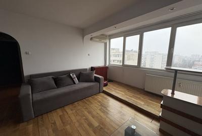 Apartament cu 3 camere semidecomandat, mobilat în Valea Ialomiței