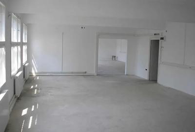 Spațiu comercial, de 220 mp, în 1 Mai - 1