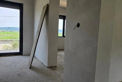 Casă cu 6 camere în Leșnic - 12