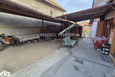 Casă cu 3 camere cu Teren 440 Mp în Central - 2