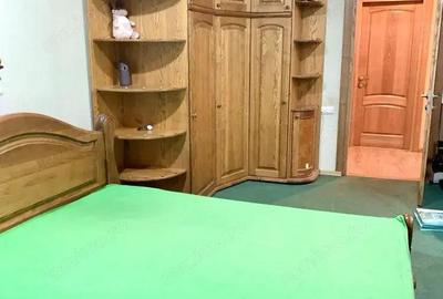 Apartament cu 3 camere in zona Florilor