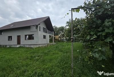 Casă cu 5 camere cu Teren 1483 Mp în Mitocu Dragomirnei - 8