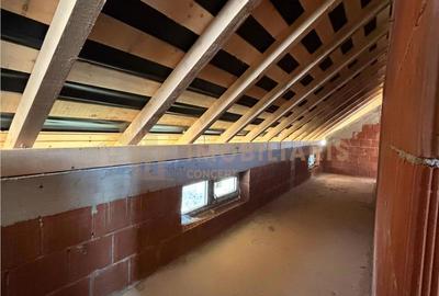 Casa individuala la rosu - 2