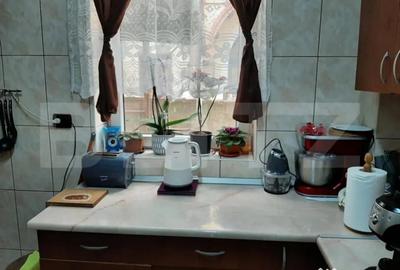 Casă cu 10 camere cu Teren 355 Mp în Democrației - 8