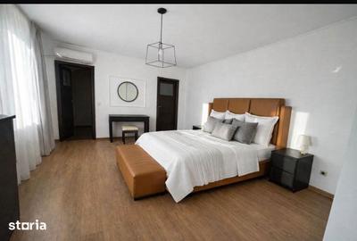 Casă cu 7 camere cu Teren 260 Mp în Central - 11