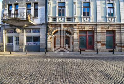 Apartament cu 8 camere în Central - 44