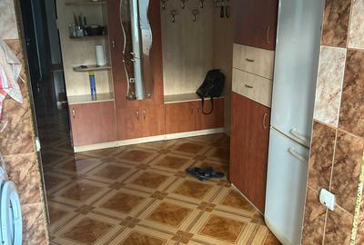 Apartament cu 3 camere decomandat în Berceni - 1