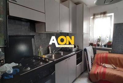 Apartament cu 3 camere decomandat în Cetate
