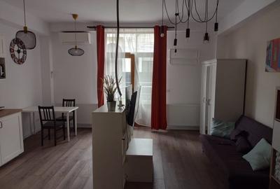 Închiriere Apartament Studio Modern – Zonă Centrală - curte interioara 450 Eur - 2
