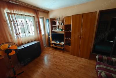 Apartament cu 2 camere comuna Stalpu BZ mobilat si utilat Pret: 28.500 usor neg - 12