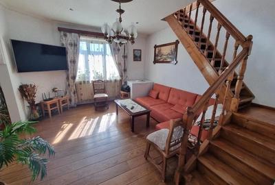 Casă cu 4 camere cu Teren 4 Mp în Central - 3