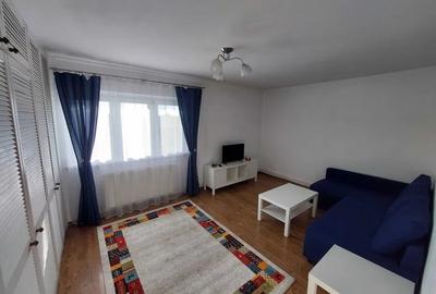 Inchiriere  apartament 2 camere cu balcon