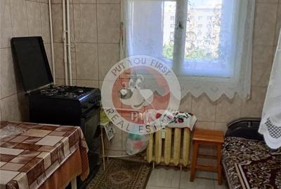 Apartament cu 3 camere semidecomandat în Berceni - 10