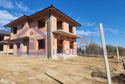 Casa Individuala cu 326 mp de curte si Carport, in Poplaca - 10