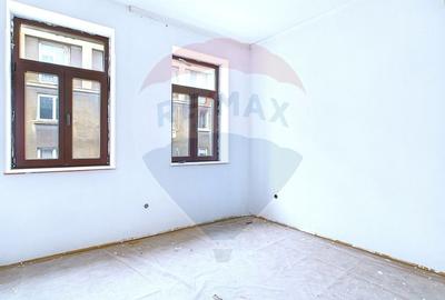 Casa 15 camere de vanzare zona Universitate + spatiu comercial parter - 38