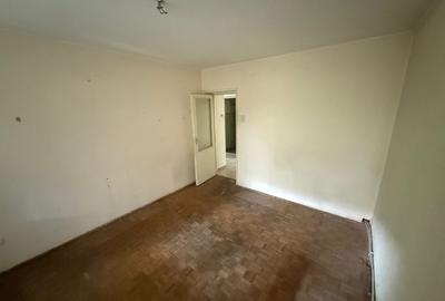 Apartament spatios cu 4 camere, etaj 1 - decomandat, zona Sasar - 15