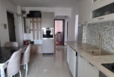 Apartament de 73mp ,3 camere decomandat et.3/4 centrul oras - 2