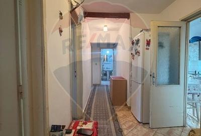 Apartament cu 3 camere decomandat în Valea Rosie - 3