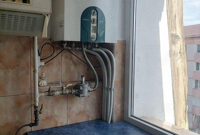 Apartament cu 4 camere decomandat în Central - 1