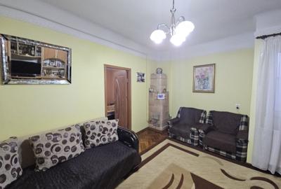 Apartament cu 3 camere semidecomandat, mobilat în Decebal - 11
