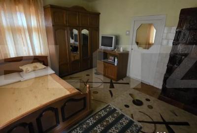 Casă cu 4 camere cu Teren 4000 Mp în Central - 5