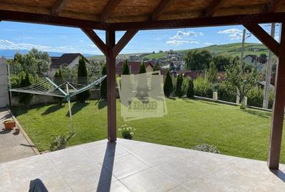 Casa moderna cu 4 camere terasa si garaj si 585 mp teren in Sura Mare - 18