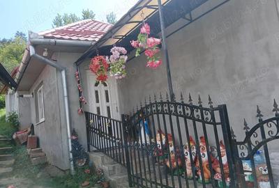 Casă cu Teren 40 Mp în Central - 1