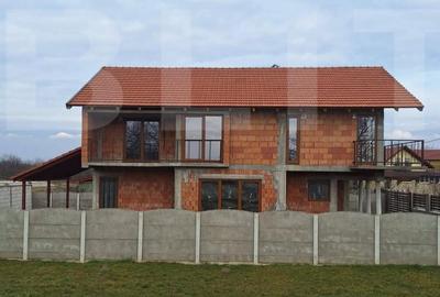 Casă cu 5 camere cu Teren 430 Mp în Central - 2