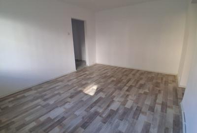 Apartament cu 2 camere semidecomandat în Podu Roș - 6