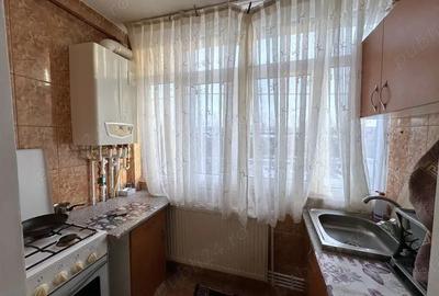 Apartament cu 3 camere semidecomandat în Independenței - 2