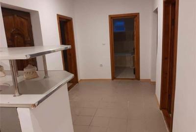 Casă cu 4 camere în Năvodari - 8