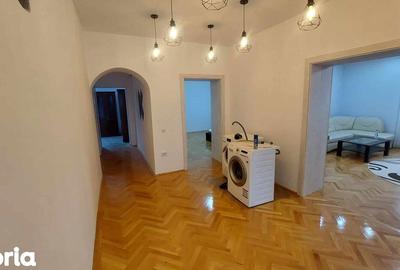 Apartament cu 3 camere în Central - 2