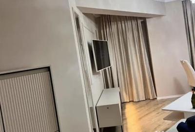 Apartament cu 3 camere decomandat în Tractorul - 7