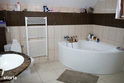 Casă cu 6 camere cu Garaj în Sud - 15