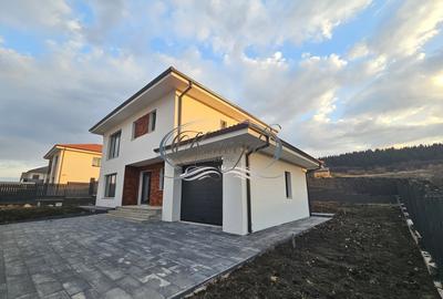 Casă individuală cu 4 camere cu Canalizare în Chinteni