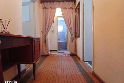 Apartament cu 3 camere decomandat în Micro 11 - 9