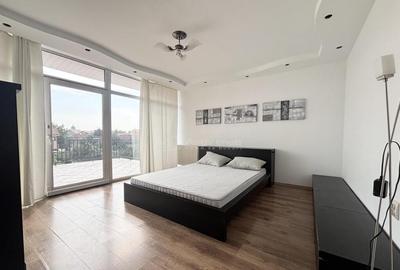 Casă cu 5 camere cu Teren 471 Mp în Central